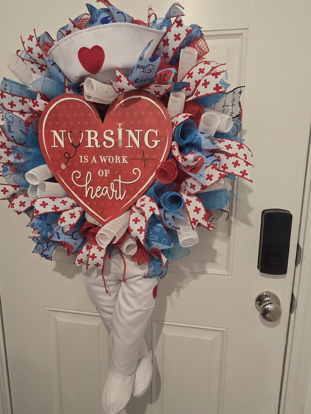 W180– Nursing Is a Work of Heart Nurse WreathCategory: Everyday / Nurse /